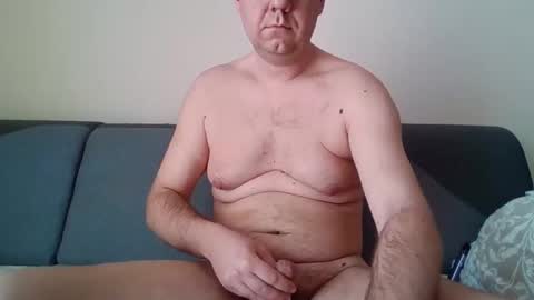 Snapshot of bartek4100 chatting on 03-23-26, 01:37 bartek4100 online show from 03-23-26, 01:37