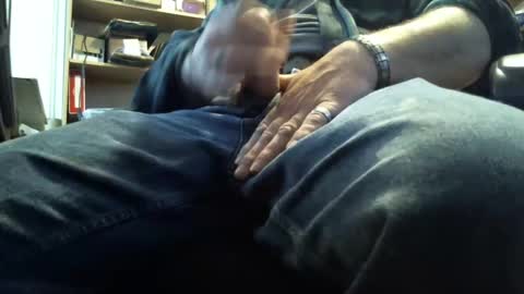 Snapshot of bartender3127 chatting on 03-12-25, 06:11 bartender3127 online show from 03-12-25, 06:11