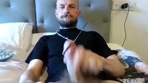 Snapshot of basiccamguy chatting on 09-25-25, 01:15 basiccamguy online show from 09-25-25, 01:15