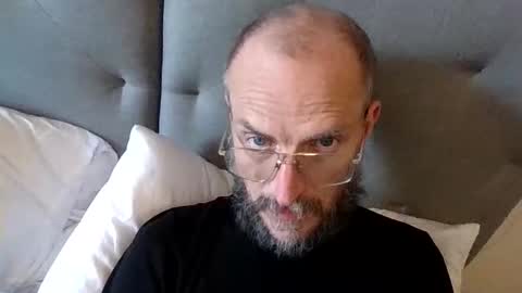 Snapshot of basiccamguy chatting on 10-10-25, 01:10 basiccamguy online show from 10-10-25, 01:10