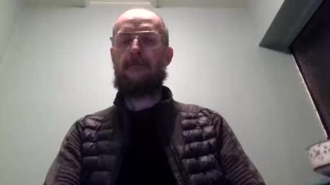 Snapshot of basiccamguy chatting on 10-12-25, 07:35 basiccamguy online show from 10-12-25, 07:35