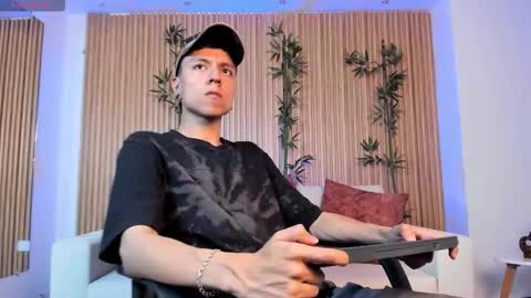 Snapshot of basthiianxxx chatting on 12-16-25, 07:08 Basthiian online show from 12-16-25, 07:08