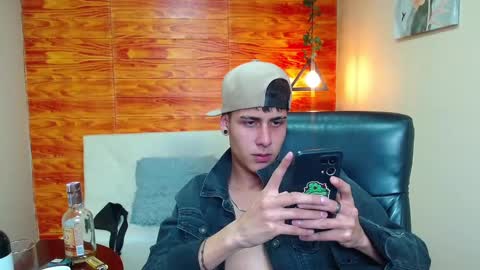 Snapshot of bastiaan_28 chatting on 12-04-24, 09:29 Bastian online show from 12-04-24, 09:29