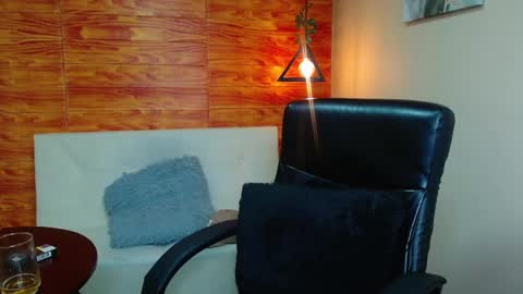 Snapshot of bastiaan_28 chatting on 12-12-24, 05:42 Bastian online show from 12-12-24, 05:42