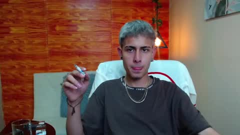 Snapshot of bastiaan_28 chatting on 12-20-24, 01:36 Bastian online show from 12-20-24, 01:36