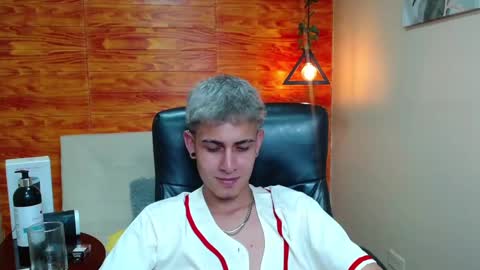 Snapshot of bastiaan_28 chatting on 12-20-24, 07:44 Bastian online show from 12-20-24, 07:44