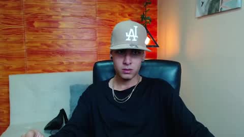 Snapshot of bastiaan_28 chatting on 12-31-24, 07:53 Bastian online show from 12-31-24, 07:53