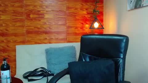 Snapshot of bastiaan_28 chatting on 01-05-25, 11:15 Bastian online show from 01-05-25, 11:15