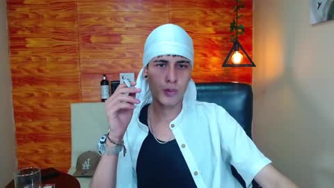 Snapshot of bastiaan_28 chatting on 01-15-25, 01:12 Bastian online show from 01-15-25, 01:12