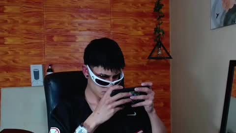 Snapshot of bastiaan_28 chatting on 02-12-25, 06:19 Bastian online show from 02-12-25, 06:19