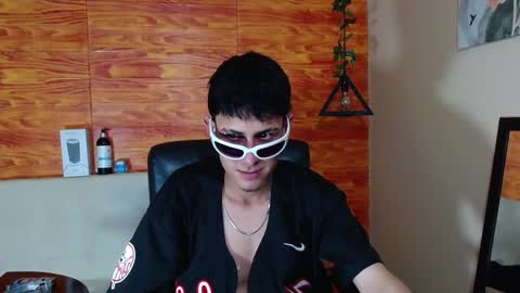 Snapshot of bastiaan_28 chatting on 02-12-25, 09:20 Bastian online show from 02-12-25, 09:20