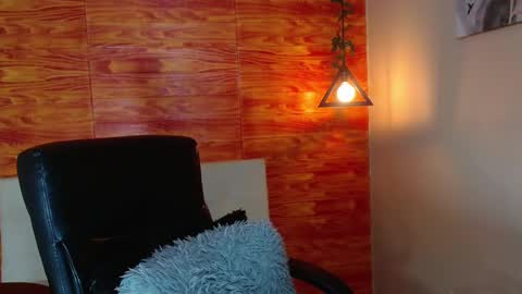 Snapshot of bastiaan_28 chatting on 02-18-25, 06:59 Bastian online show from 02-18-25, 06:59