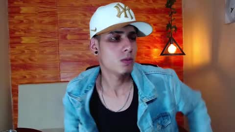 Snapshot of bastiaan_28 chatting on 02-19-25, 09:17 Bastian online show from 02-19-25, 09:17