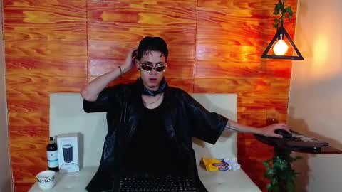 Snapshot of bastiaan_28 chatting on 03-08-25, 02:34 Bastian online show from 03-08-25, 02:34