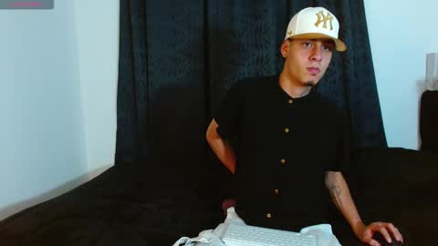 Snapshot of bastiaan_28 chatting on 12-02-25, 12:16 Bastian online show from 12-02-25, 12:16