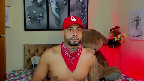 Snapshot of bastian_jones1 chatting on 02-02-25, 07:20 bastian_jones1 online show from 02-02-25, 07:20