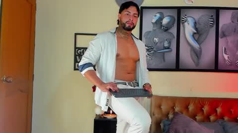 Snapshot of bastian_jones1 chatting on 02-27-25, 05:24 bastian_jones1 online show from 02-27-25, 05:24