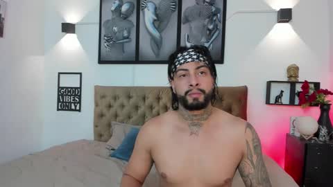 Snapshot of bastian_jones1 chatting on 12-16-25, 06:07 bastian_jones1 online show from 12-16-25, 06:07