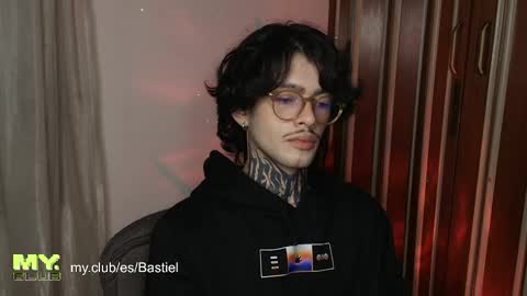 Snapshot of bastiel_ chatting on 05-08-26, 05:02 Bastiel online show from 05-08-26, 05:02