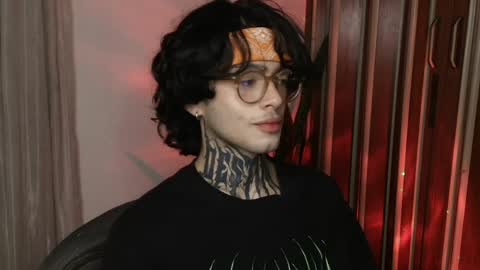 Snapshot of bastiel_ chatting on 05-22-26, 01:46 Bastiel online show from 05-22-26, 01:46