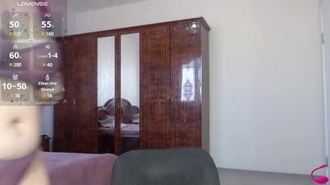 Lara online show from 12-23-24, 05:06