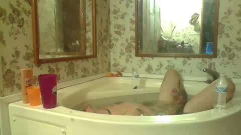 Snapshot of battlewolfxx chatting on 12-07-24, 01:58 battlewolfxx online show from 12-07-24, 01:58