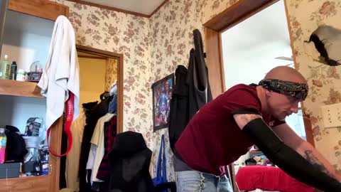 Snapshot of battlewolfxx chatting on 01-25-25, 03:09 battlewolfxx online show from 01-25-25, 03:09