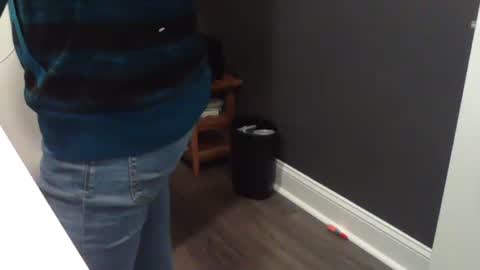 Snapshot of battlewolfxx chatting on 02-23-25, 04:17 battlewolfxx online show from 02-23-25, 04:17