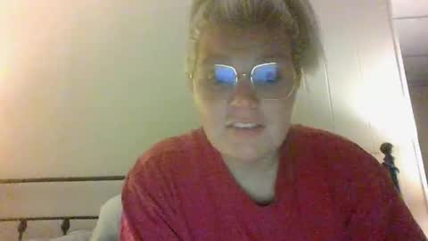 Snapshot of bayybaee21 chatting on 09-23-25, 05:21 Baylee online show from 09-23-25, 05:21