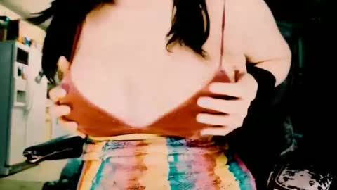 Snapshot of baztobias1 chatting on 09-24-25, 06:33 Brynn Vixen online show from 09-24-25, 06:33