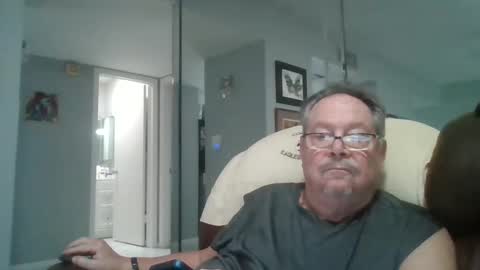 Snapshot of bbb1952 chatting on 09-29-25, 04:34 Single Grandpa in Florida. Love to C2C and have Fun Privately online show from 09-29-25, 04:34