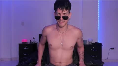 Valentino online show from 02-05-25, 12:31