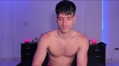 Valentino online show from 02-06-25, 09:17