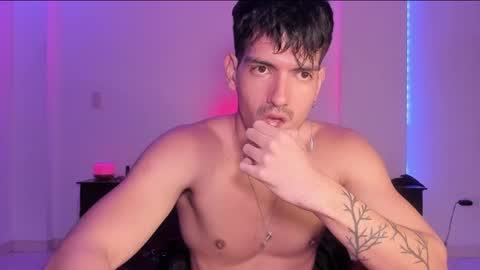 Valentino online show from 02-08-25, 03:19