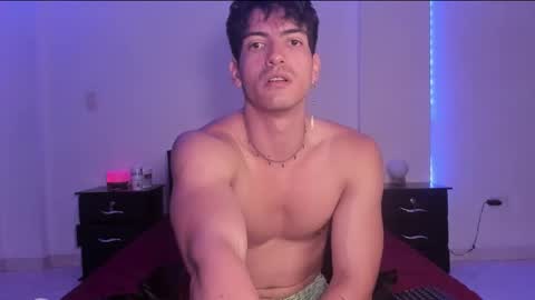 Valentino online show from 03-06-25, 09:53