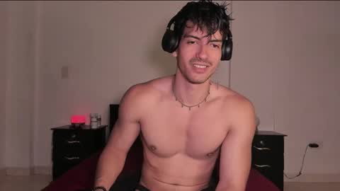 Valentino online show from 03-09-25, 09:03