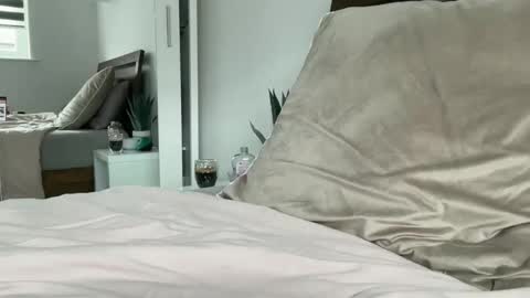 Snapshot of bbclondon9 chatting on 10-17-25, 10:07 bbclondon9 online show from 10-17-25, 10:07