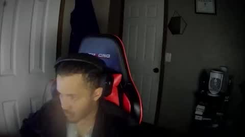 Snapshot of bbctyl17 chatting on 12-21-25, 04:08 BBCTy online show from 12-21-25, 04:08