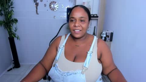 Snapshot of bbw_charlote chatting on 07-23-26, 12:14 Charlote online show from 07-23-26, 12:14