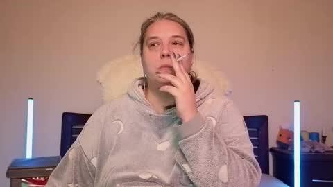 Love online show from 12-16-25, 06:51