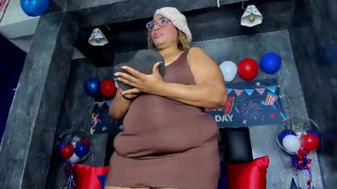 Snapshot of bbwlatina01 chatting on 07-02-26, 12:11 Bbwlatina01 online show from 07-02-26, 12:11