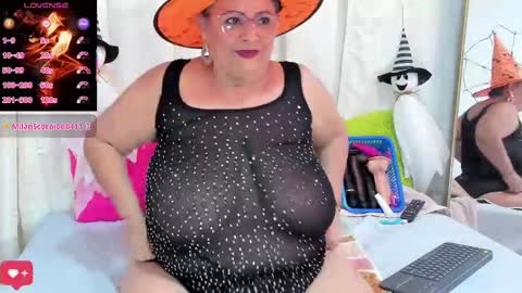 Snapshot of bbwsalome chatting on 10-27-25, 08:46 Salome online show from 10-27-25, 08:46