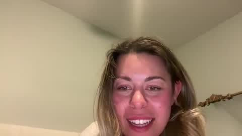 Snapshot of bbygirlxxo chatting on 03-22-26, 01:31 bbygirlxxo online show from 03-22-26, 01:31