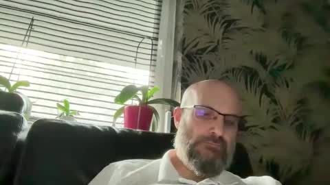Snapshot of bcbg68 chatting on 05-27-26, 06:49 bcbg68 online show from 05-27-26, 06:49