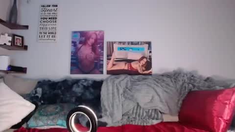 Snapshot of bdon1977 chatting on 07-12-26, 01:40 bdon1977 online show from 07-12-26, 01:40