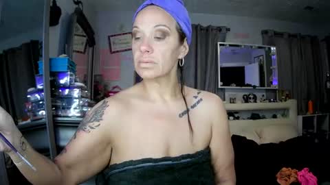 Snapshot of bdon1977 chatting on 07-27-26, 10:33 bdon1977 online show from 07-27-26, 10:33