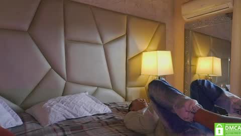 Snapshot of be_curiouss_ chatting on 05-05-26, 12:13 Helena Evan online show from 05-05-26, 12:13