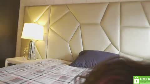 Snapshot of be_curiouss_ chatting on 05-12-26, 11:51 Helena Evan online show from 05-12-26, 11:51