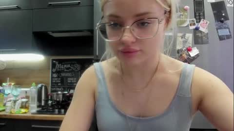 Summer BABY online show from 10-16-25, 01:12