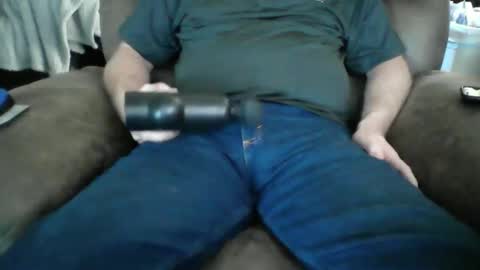 Snapshot of beachguy38 chatting on 02-17-25, 06:15 beachguy38 online show from 02-17-25, 06:15